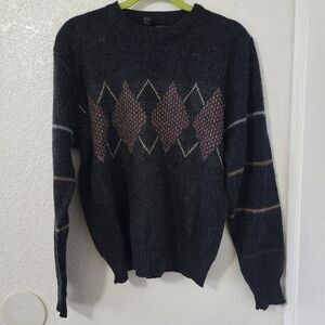 Elegant Black Argyle Women's Sweater